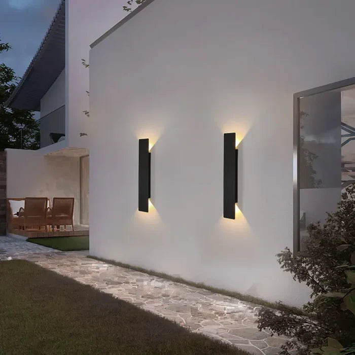 files/weather-resistant-outdoor-wall-lamp-stormglow-warm-white-2w-5_4cm-9_7cm3_5-white-state_of_style-2.webp
