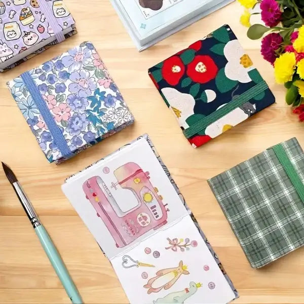 Portable watercolour paint set with 24 colours – Buy one now, get one free!