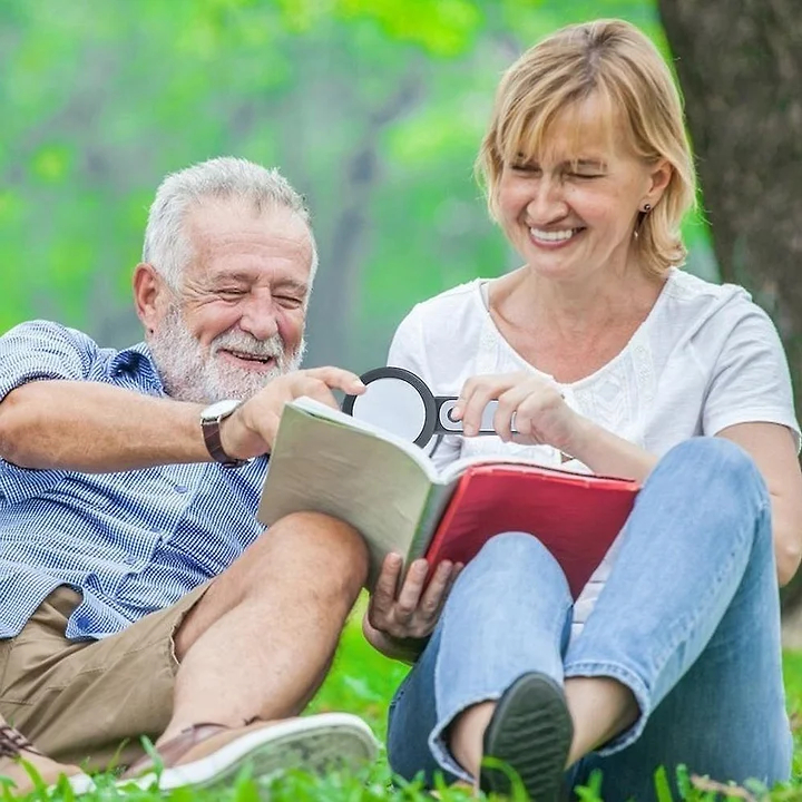 30x Handheld Magnifying Glass for Seniors - ZoomXpert-State of Style