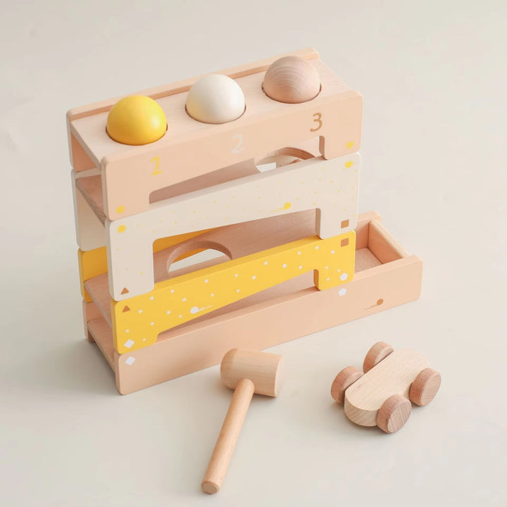 Motorised wooden marble run with hammer and car – Spielschub
