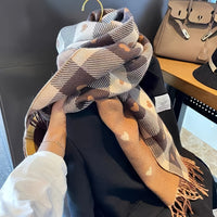 Checkered women's scarf made of polyester for autumn & winter – Aurelie