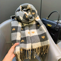 Checkered women's scarf made of polyester for autumn & winter – Aurelie