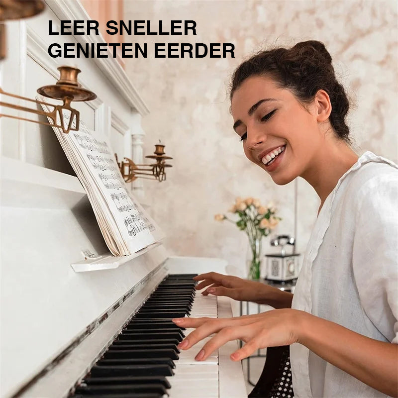 Removable silicone note labels for pianos and 88-key keyboards.