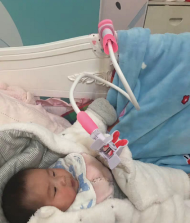 Hands-free baby bottle holder – Independent feeding made easy