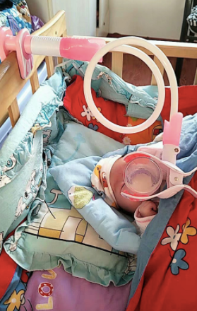 Hands-free baby bottle holder – Independent feeding made easy