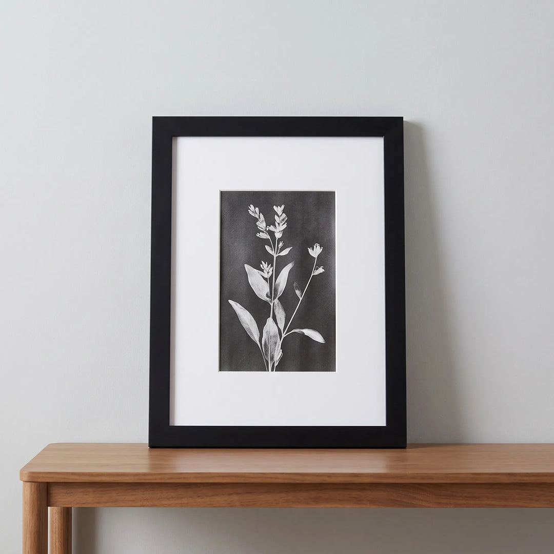 Classic Minimalist Wall Photo Frame Set - Memoris