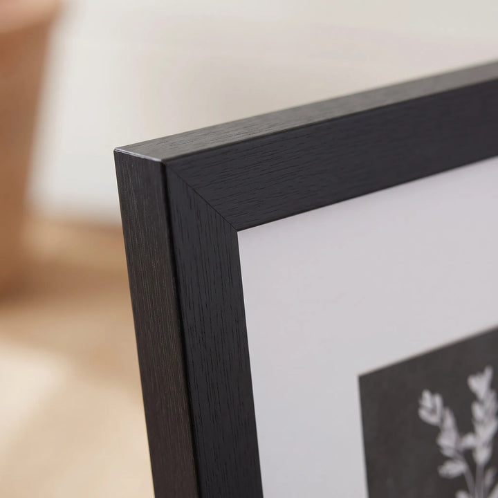 Classic Minimalist Wall Photo Frame Set - Memoris