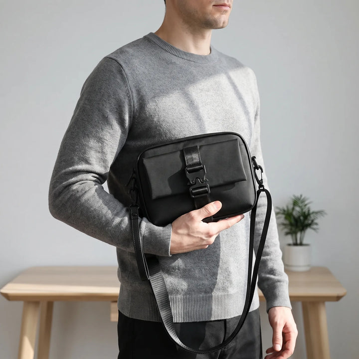 Compact Black Crossbody Bag - Covalt