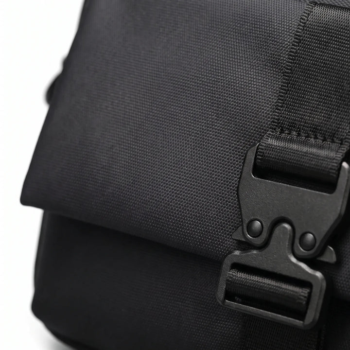 Compact Black Crossbody Bag - Covalt