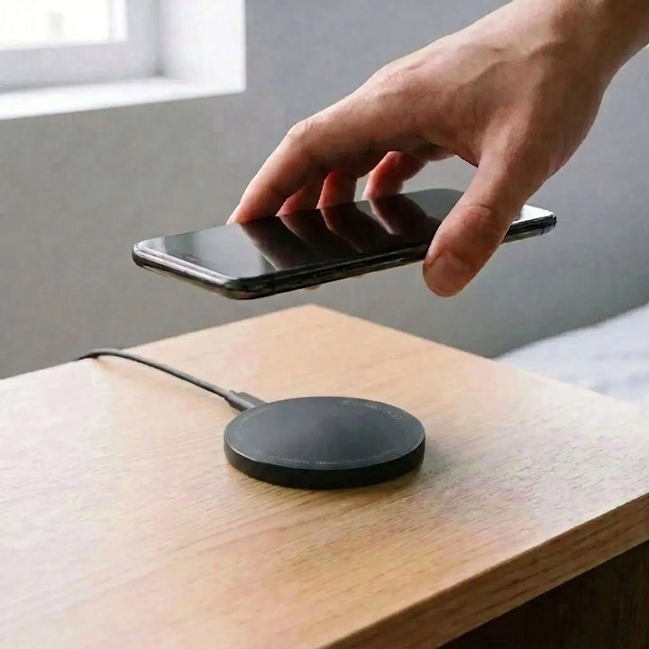 Compact Circular Magnetic Wireless Charger - MagVibe