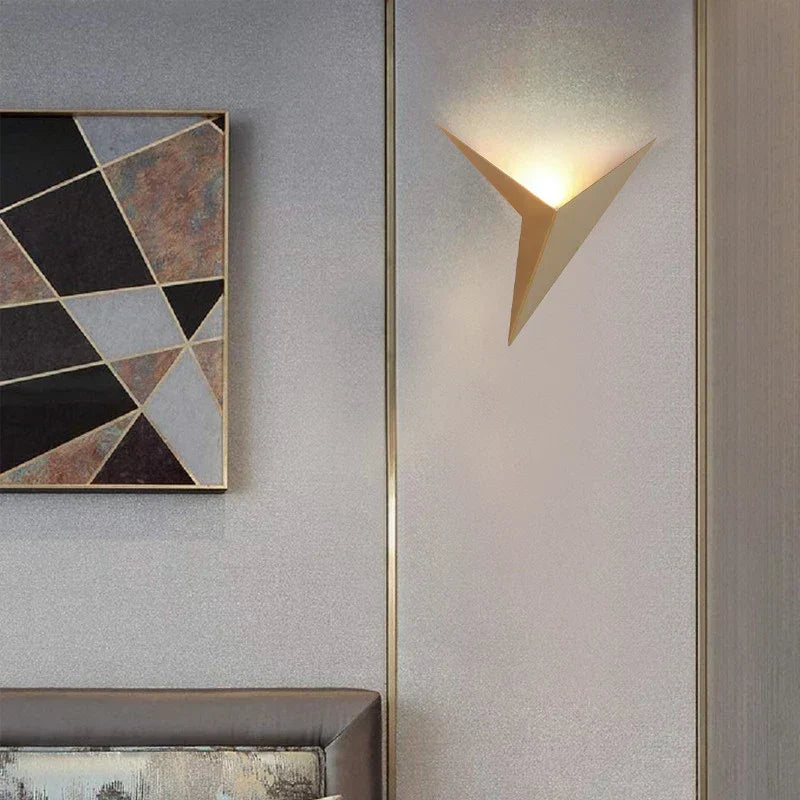 Dreieckige Minimalistische Wandlampe - TriGlow