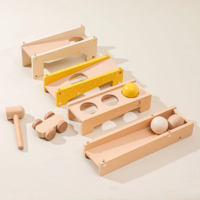 Motorised wooden marble run with hammer and car – Spielschub