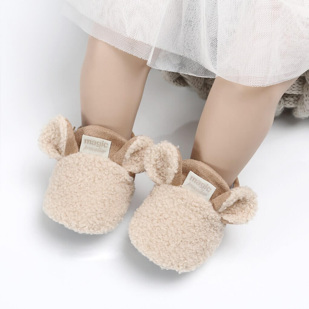 Soft, non-slip walking shoes for babies with a little lamb motif – Winterwonder