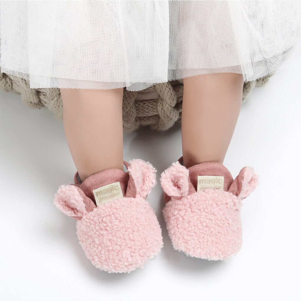 Soft, non-slip walking shoes for babies with a little lamb motif – Winterwonder