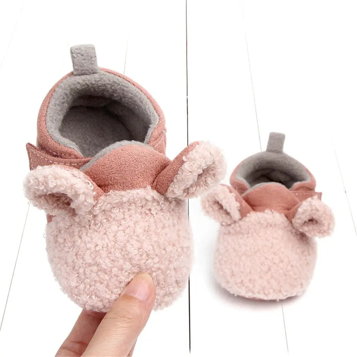Soft, non-slip walking shoes for babies with a little lamb motif – Winterwonder