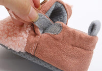 Soft, non-slip walking shoes for babies with a little lamb motif – Winterwonder