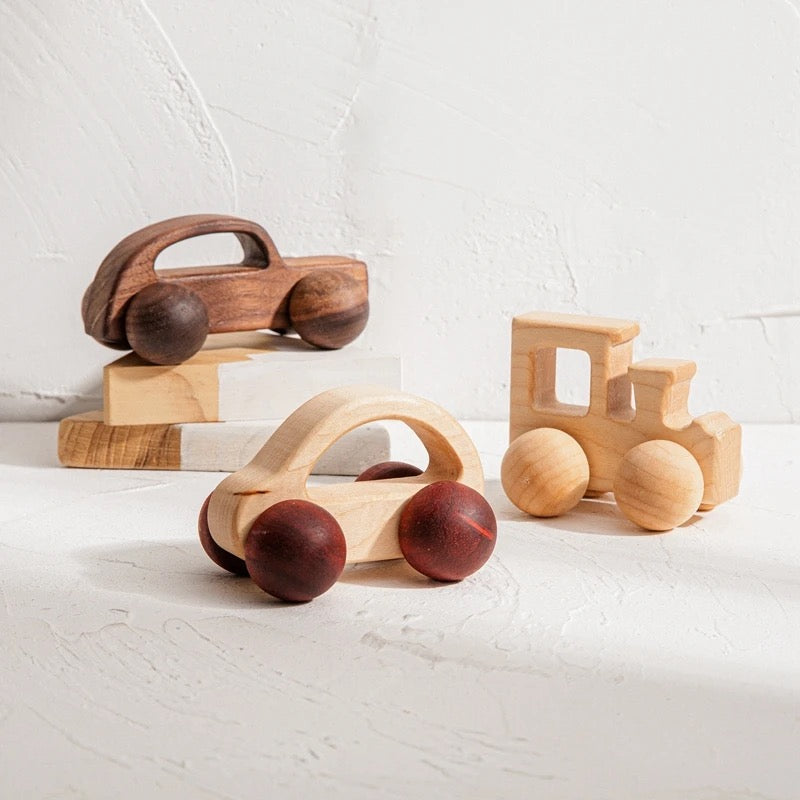 Wooden vehicle set for children with a racing car, a delivery van and a multi-purpose car – pure driving pleasure