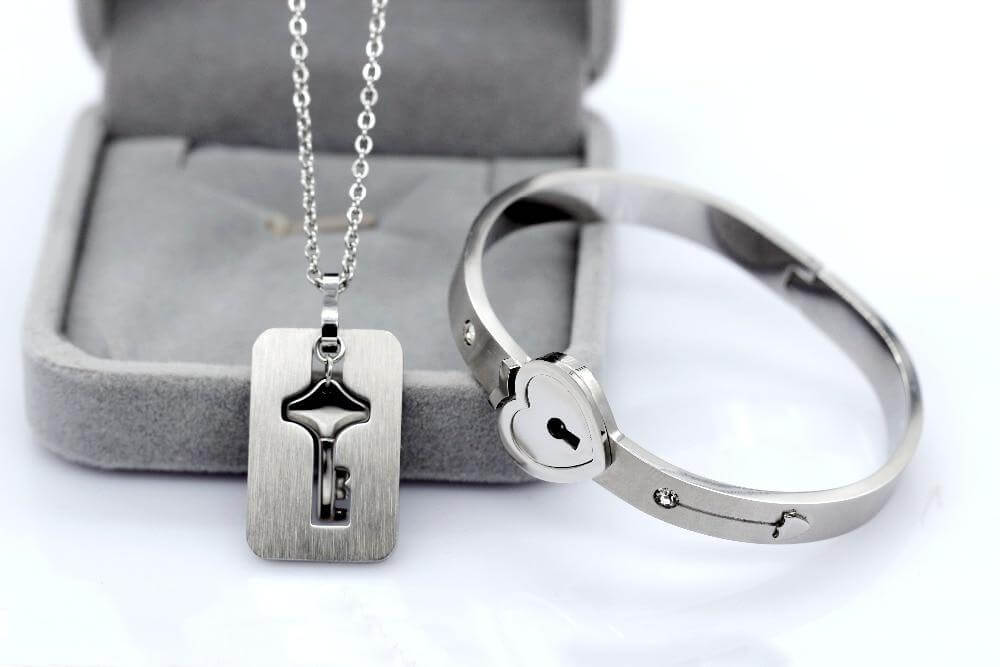 Matching Lock And Key Jewellery Set - AmorLock