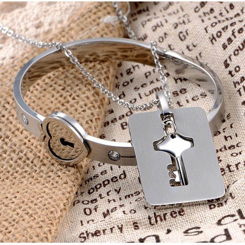 Matching Lock And Key Jewellery Set - AmorLock