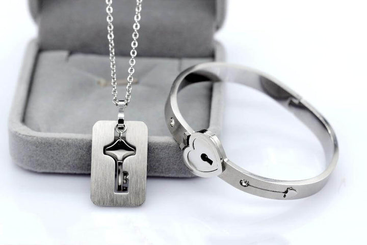 Matching Lock And Key Jewellery Set - AmorLock