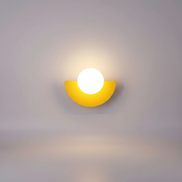 Metall Halbmond Wandlampe - HalbGlow