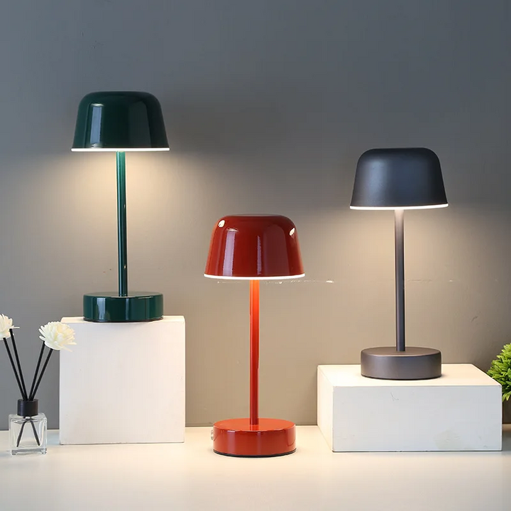 Moderne Tischlampe Aus Metall - Radiantix