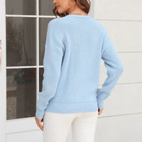 Women's knitted sweater with V-neck in loose fit – Wanfrieda