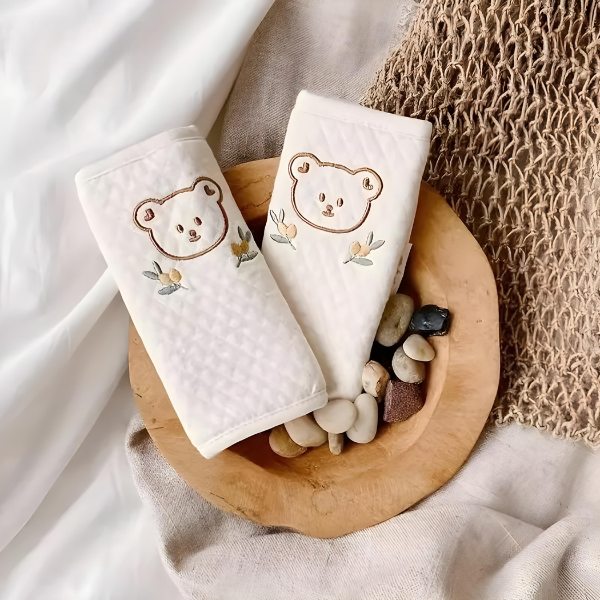 Shoulder pads for pushchairs and car seats – comfort with an animal motif