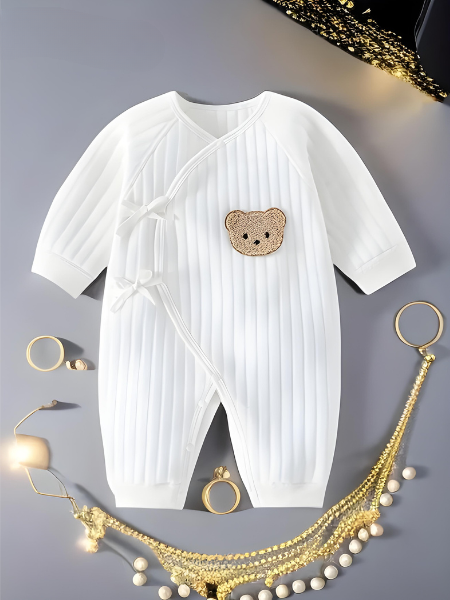 Soft baby romper set with bear print – unisex long-sleeved bodysuit