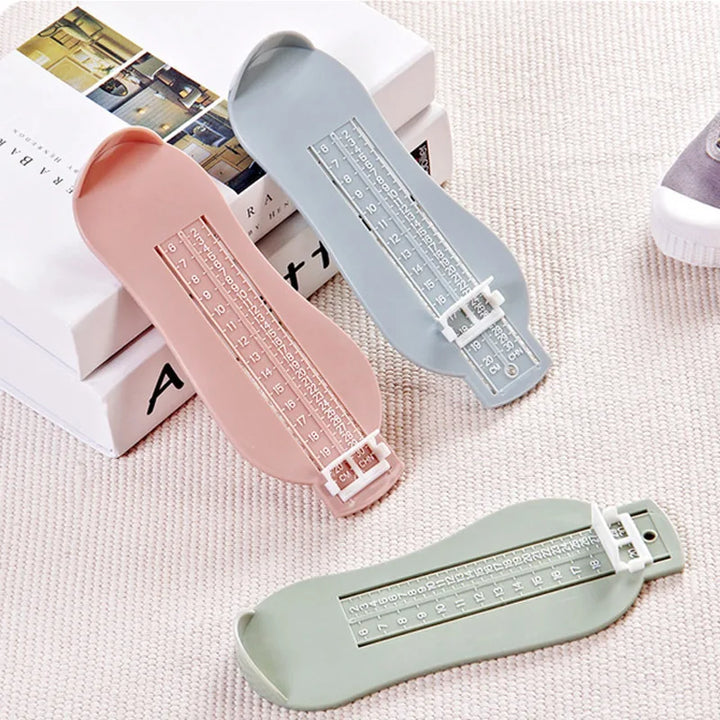 Baby foot measuring device for choosing shoes – find the perfect fit