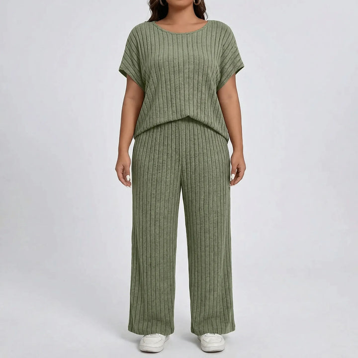 Plus Size Casual Two-Piece Outfit - Nadine