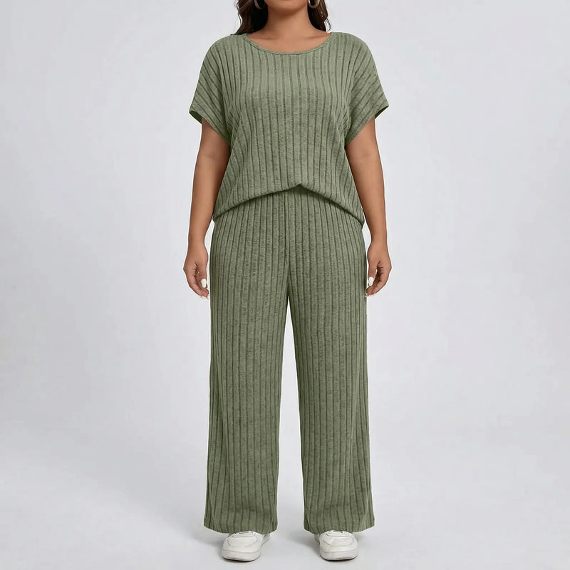 Plus Size Casual Two-Piece Outfit - Nadine