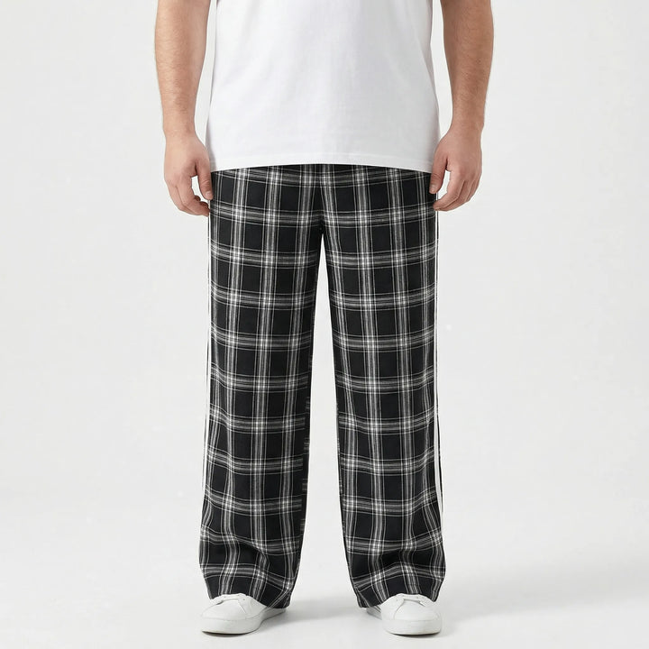 Plus Size Relaxed Plaid Pants - Domingo