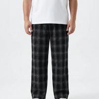 Plus Size Relaxed Plaid Pants - Domingo