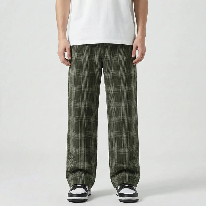 Plus Size Relaxed Plaid Pants - Domingo