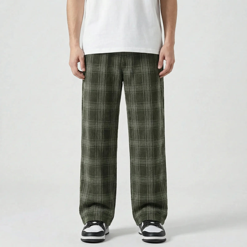 Plus Size Relaxed Plaid Pants - Domingo