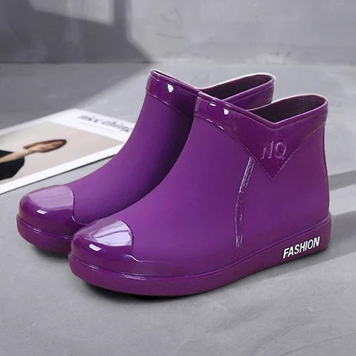 Ladies' waterproof ankle boots with side zip – Selis