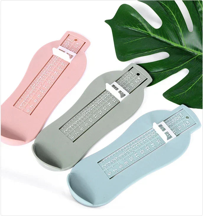 Baby foot measuring device for choosing shoes – find the perfect fit