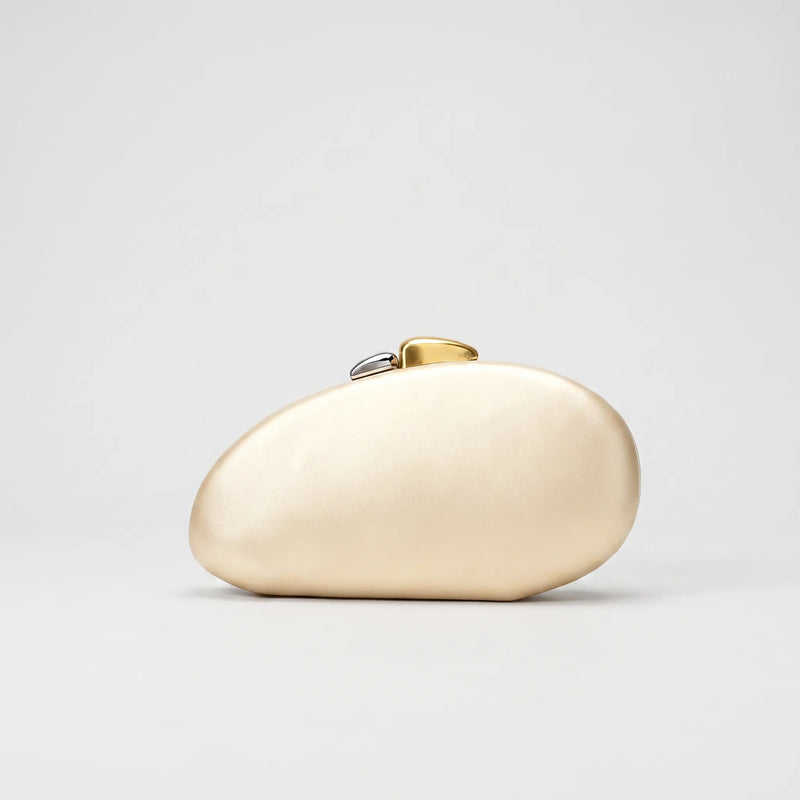 Sculptural Shell-Shaped Clutch Bag - Peblique