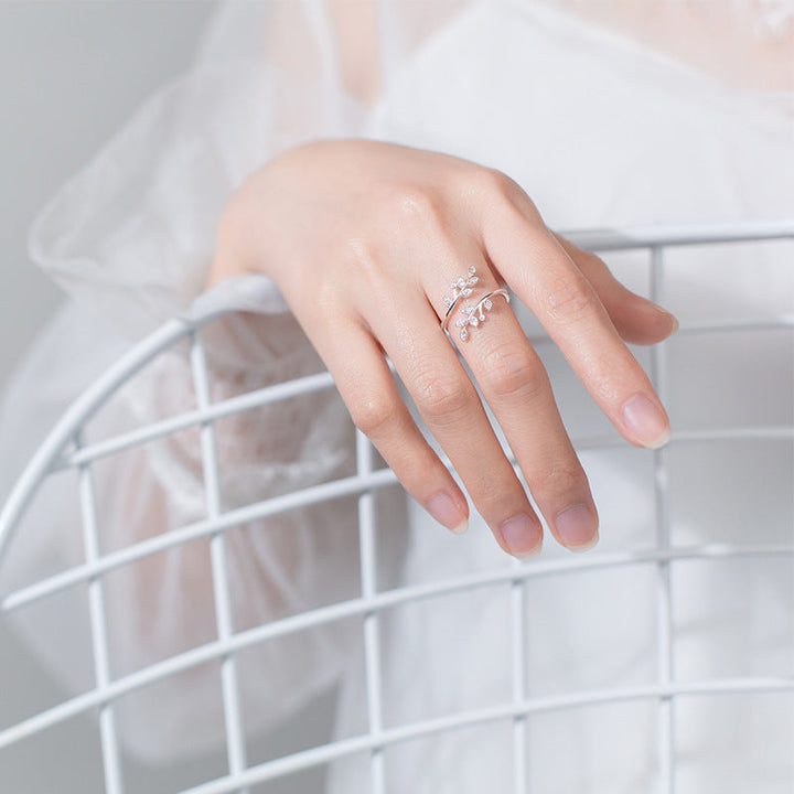 Adjustable Leaf Ring with Zirconia - Amalthea-State of Style