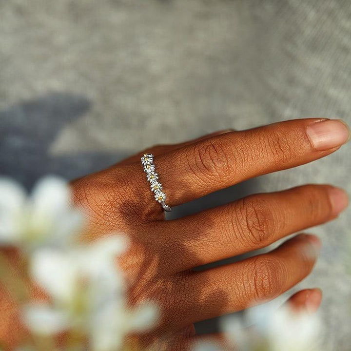 Adjustable Silver Daisy Ring - Fiora-State of Style