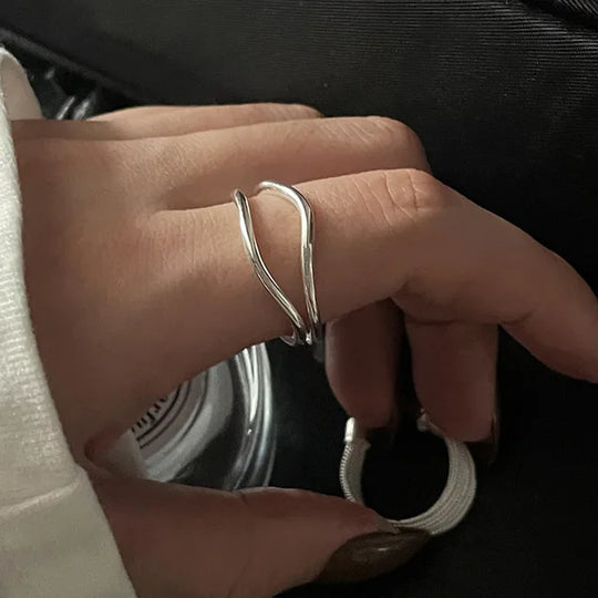 Adjustable Silver Ring with Vintage Detail – Seléna-Style B-State of Style