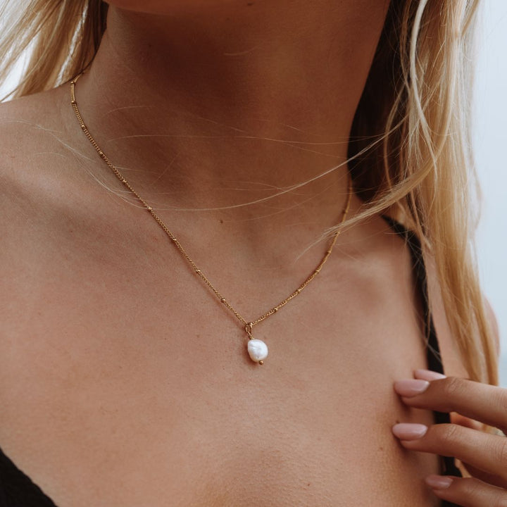 Baroque Pearl Pendant Necklace - Anisa-Gold-State of Style