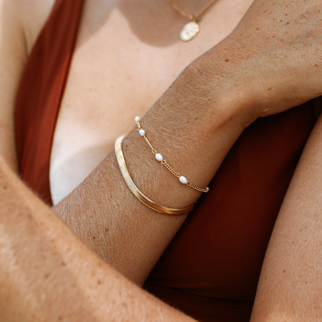 Bracelet with Freshwater Pearls - Amara-Gold-State of Style