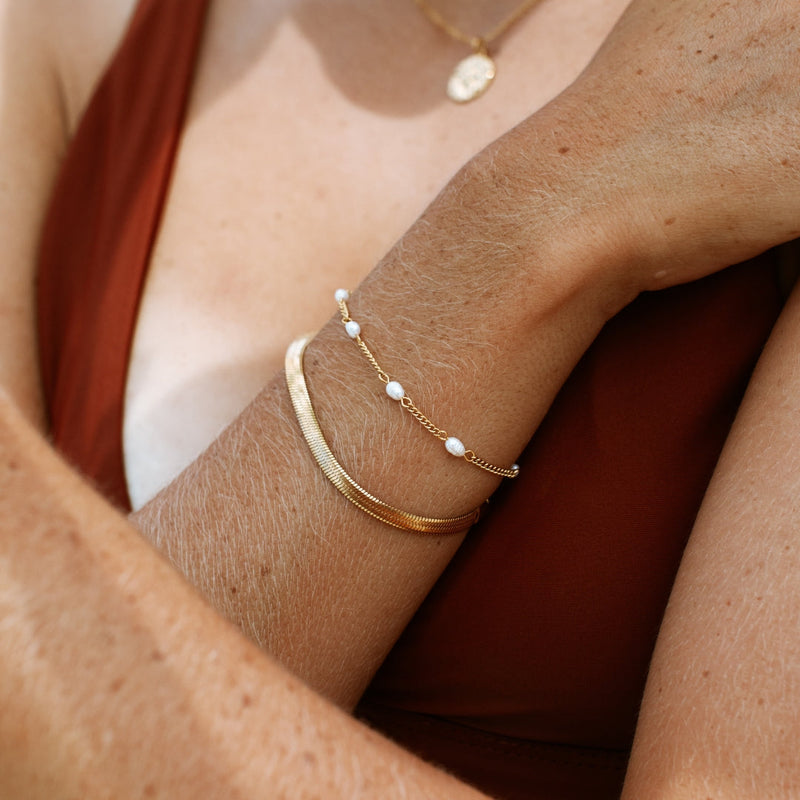 Bracelet with Freshwater Pearls - Amara-Gold-State of Style