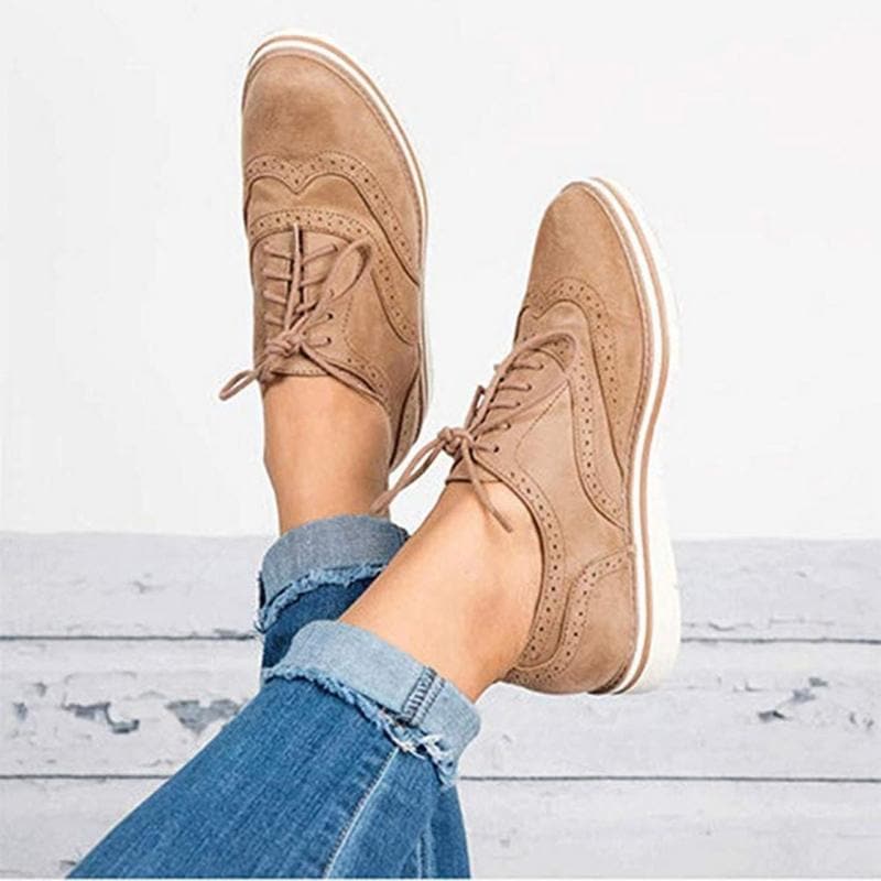 Ladies' derby shoes made of suede with brogue details – Carisse