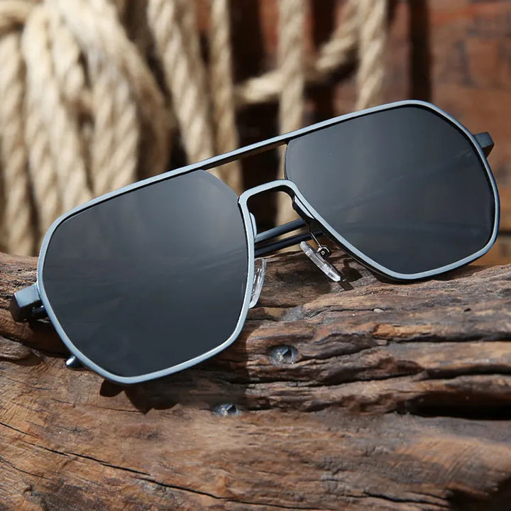 Classic men's sunglasses with metal frame & UV400 protection – Matteo-Gold green-State of Style