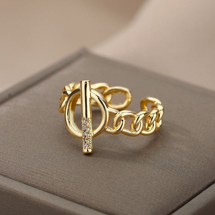 Elegant Interlocking Rings | Timeless Jewellery-State of Style