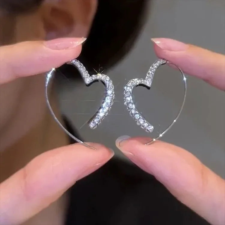 Eliana Zirkonia Heart Earrings-State of Style