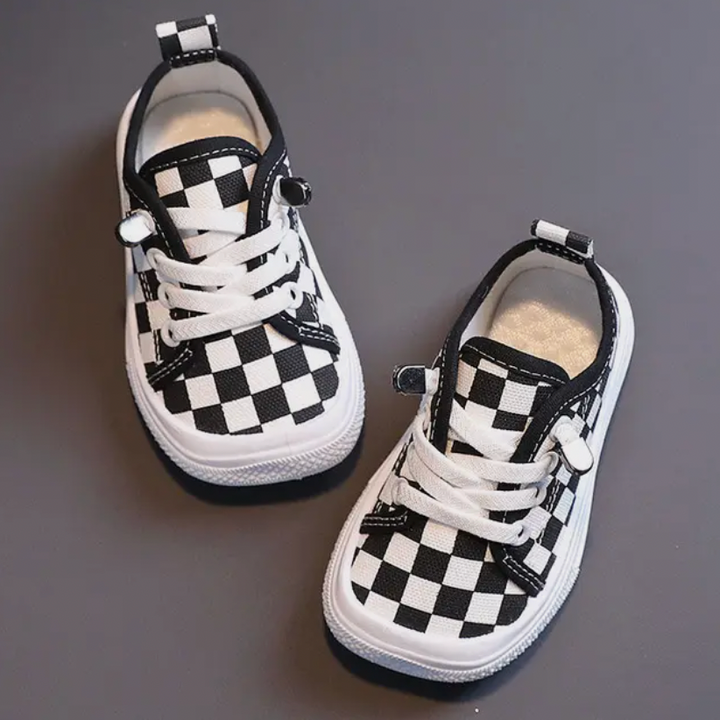Ergonomic Barefoot Sneakers for Kids - FlexiSteps-Black and white-4.5-State of Style